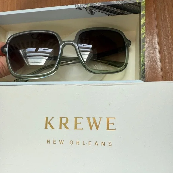KREWE Margot sunglasses blue square - Picture 10 of 14